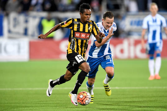 Häckens Nasiru Mohammed och IFK Göteborgs Scott Jamieson