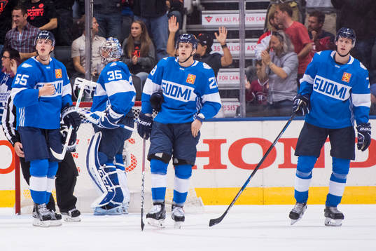 Finlands Rasmus Ristolainen, målvakt Pekka Rinne, Lauri