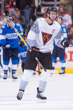 Nordamerikas Connor McDavid jublar