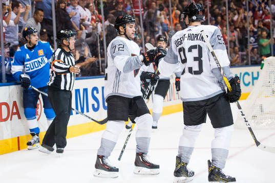 Nordamerikas Jonathan Drouin jublar med Ryan Nugent-Hopkins