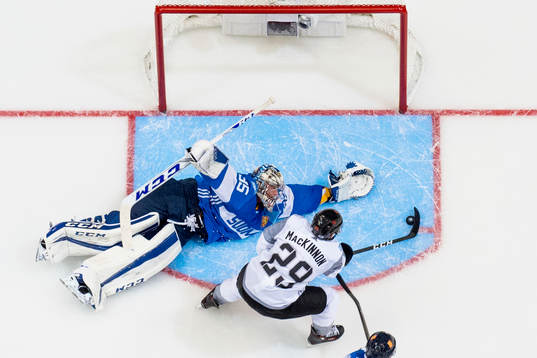 Nordamerikas Nathan MacKinnon gör 4-0 bakom Finlands
