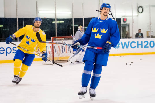 Sveriges Niklas Hjalmarsson och Erik Karlsson