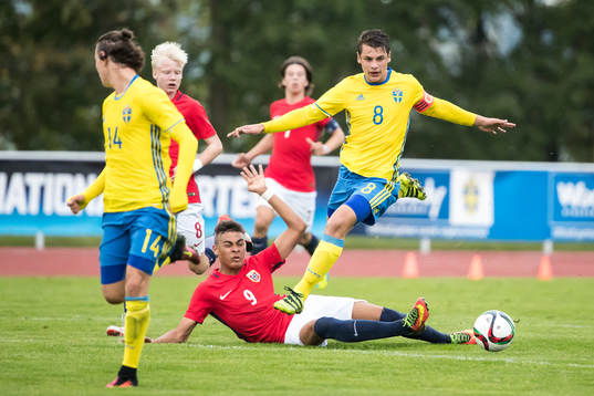 Bläddra bland fler bilder av Fotboll, Landskamp, Sverige - Norge
