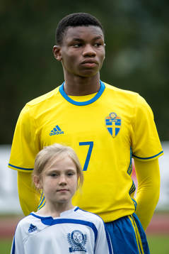 Sveriges Sylvin Mulumba Kayembe Ilolo i fotbollsmatchen