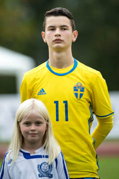 Sveriges Benjamin Hajdari  i fotbollsmatchen mellan Sverige