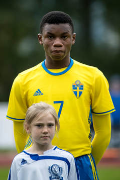 Sveriges Sylvin Mulumba Kayembe Ilolo i fotbollsmatchen