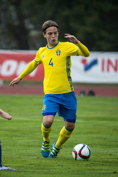 Sveriges  Samuel Ohlsson i fotbollsmatchen mellan Sverige