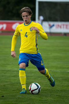 Sveriges  Samuel Ohlsson i fotbollsmatchen mellan Sverige