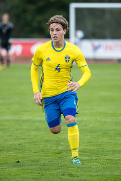 Sveriges  Samuel Ohlsson i fotbollsmatchen mellan Sverige