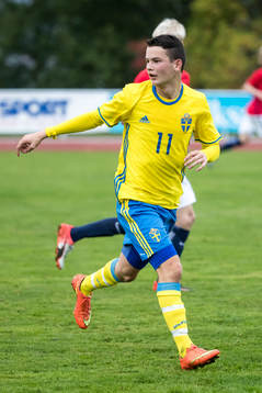 Sveriges Benjamin Hajdari  i fotbollsmatchen mellan Sverige