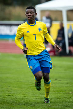 Sveriges Sylvin Mulumba Kayembe Ilolo i fotbollsmatchen