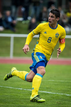 Sveriges Kevin Ackermann i fotbollsmatchen mellan Sverige