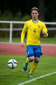 Sveriges Samuel Ohlsson i fotbollsmatchen mellan Sverige