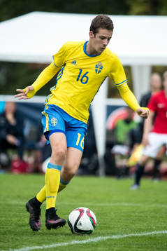 Sveriges Gabriel Wallentin i fotbollsmatchen mellan Sverige