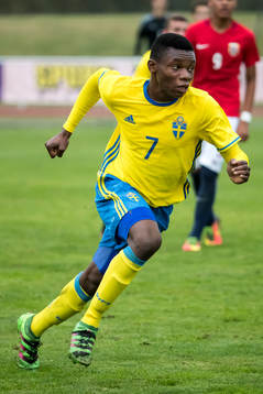 Sveriges Sylvin Mulumba Kayembe Ilolo i fotbollsmatchen