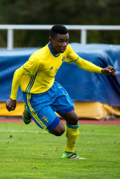 Sveriges Sylvin Mulumba Kayembe Ilolo i fotbollsmatchen