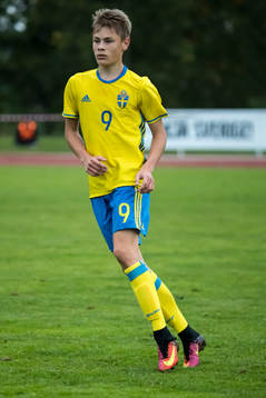 Sveriges Isac Harrysson i fotbollsmatchen mellan Sverige