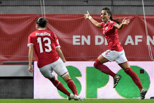 Danmarks Nadia Nadim jublar
