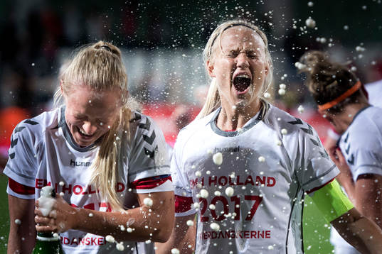 Bläddra bland fler bilder av Fotboll, Dam, EM-kval, Danmark - Sverige