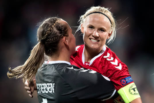 Danmarks Pernille Harder jublar