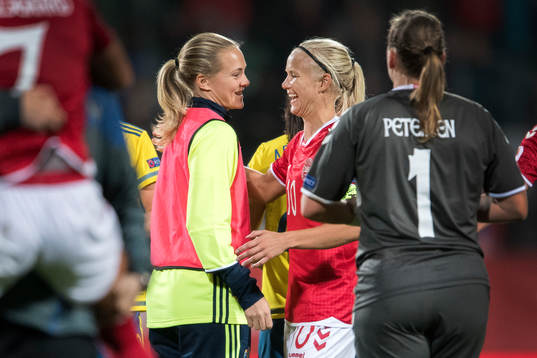 Sveriges Magdalena Eriksson och Danmarks Pernille Harder