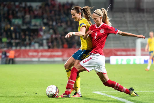 Sveriges Kosovare Asllani och Danmarks Line Röddik