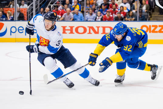 Finlands Olli Määttä och Sveriges Gabriel Landeskog