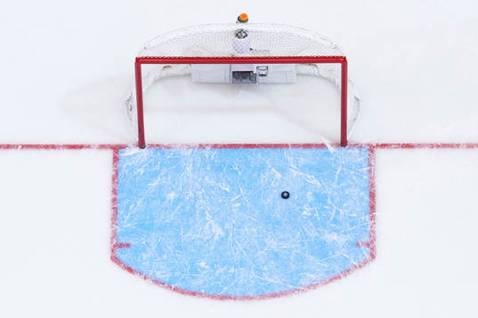 Skott från Loui Eriksson går in i öppen kasse till 0-2