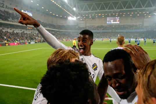 s Alexander Isak jublar