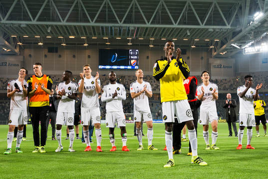 s Alexander Isak jublar