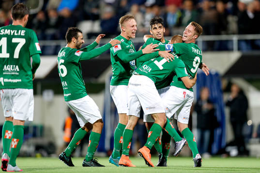 Jönköpings Pär Eriksson jublar med lagkamrater
