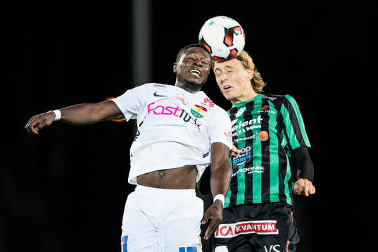 Dalkurds Oke Akpoveta  och Varbergs Joakim Lindner