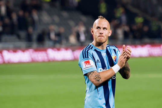 Djurgårdens Magnus Eriksson tackar publiken