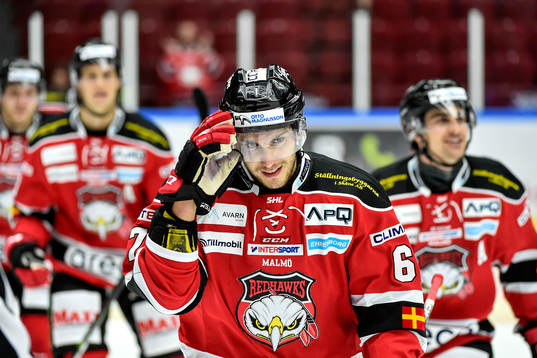 Malmö Redhawks Konstantin Komarek jublar