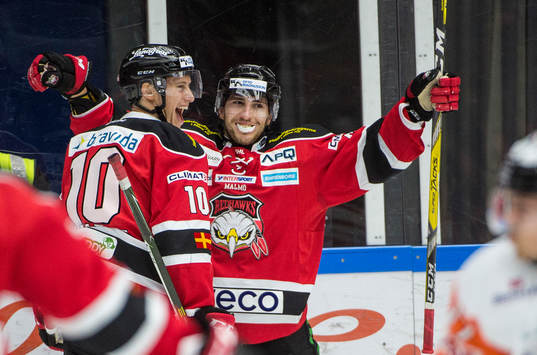 Malmö Redhawks Konstantin Komarek jublar