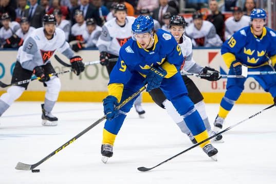 Sveriges Filip Forsberg gör 2-1under ishockeymatchen
