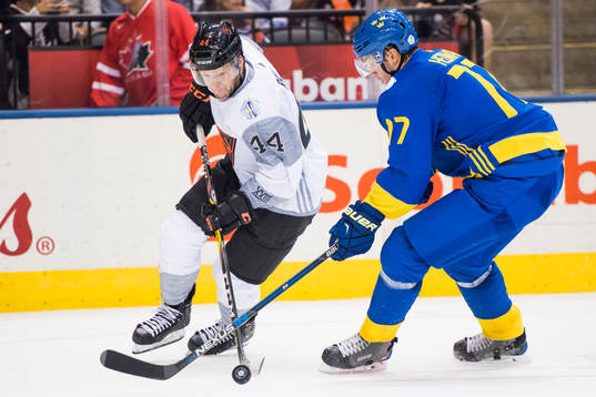 Nordamerikas Morgan Rielly och Sveriges Victor Hedman