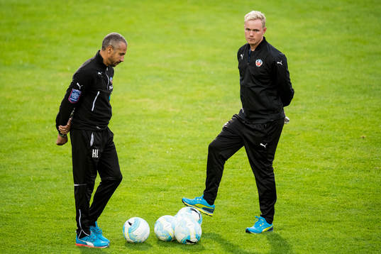 Helsingborgs manager Henrik Larsson och assisterande