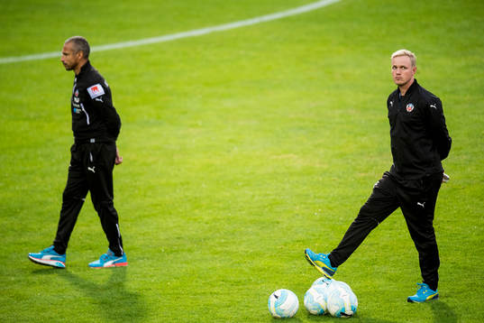 Helsingborgs manager Henrik Larsson och assisterande