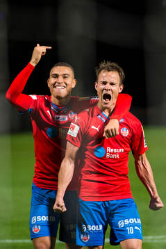 Helsingborgs Jordan Larsson och Anton Wede jublar