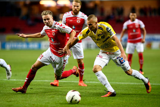 Kalmars Jonathan Ring och Falkenbergs fHaukur Heidar