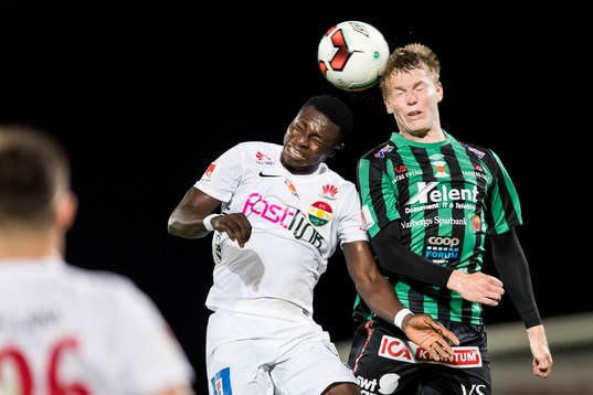 Dalkurds Oke Akpoveta  och Varbergs Anton Liljenbäck