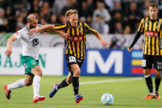 Hammarbys Kennedy Bakircioglu och Häckens Rasmus Schuller
