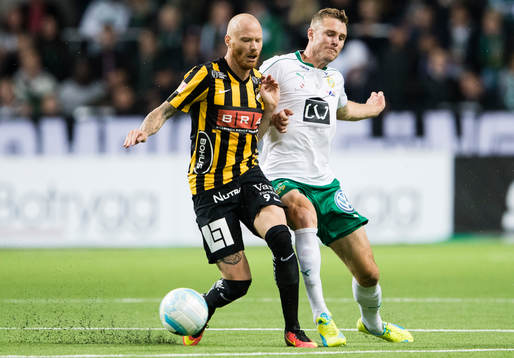 Häckens Alexander Farnerud och Hammarbys Richard Magyar i