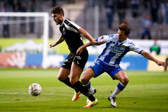 Örebros Astrit Ajdarevic och IFK Göteborgs Mads Albaek