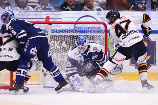 Djurgårdens Linus Johansson gör 0-1 bakom Leksands