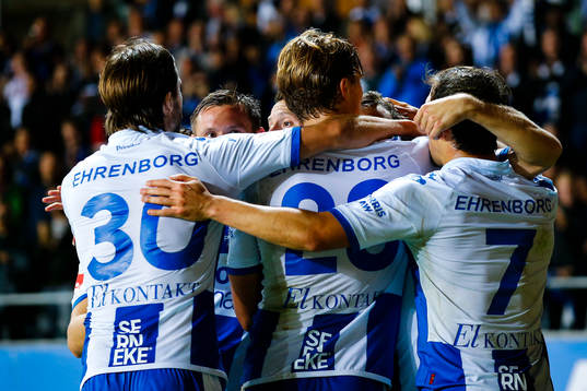 IFK Göteborgs spelare jublar
