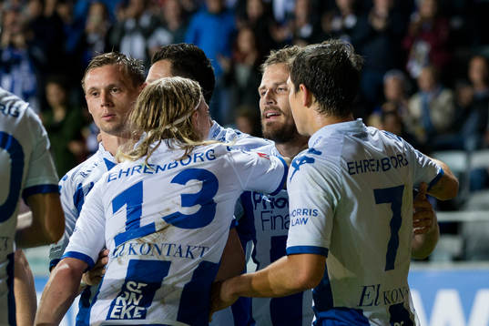 IFK Göteborgs Elias Mar Omarsson omfamnar Tobias Hysén