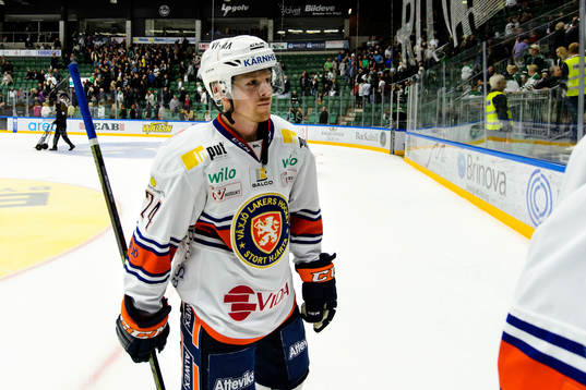 Växjös Joakim Hillding lämnar isen