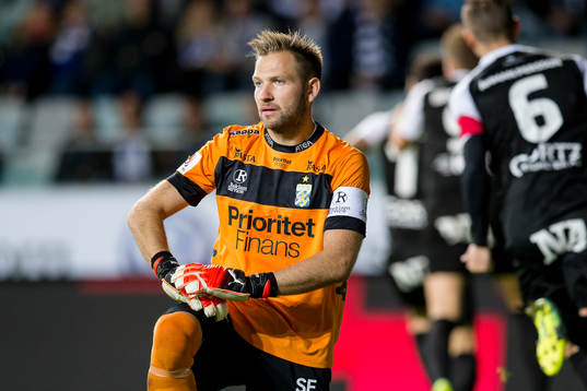 IFK Göteborgs målvakt John Alvbåge deppar